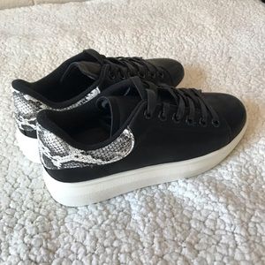 Seven7 snakeskin sneakers 🐍
